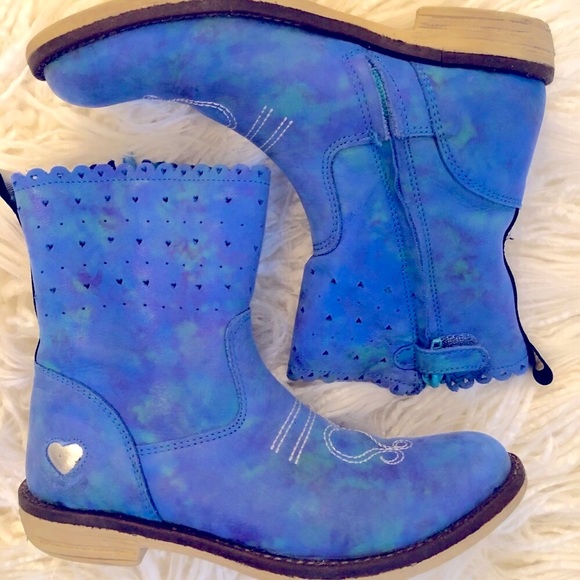 Mim-Pi Other - Mim-Pi "Scalloped Edge Booties in Blue"